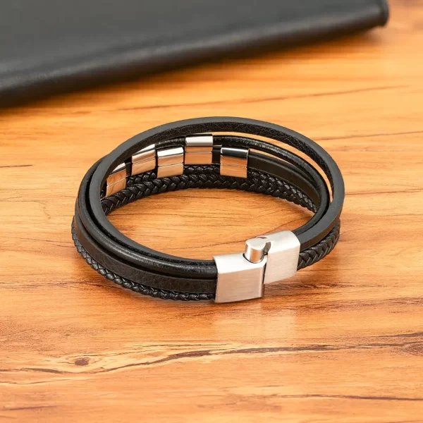Pulsera De Cuero Multicorreas Placas Entrelazadas - PAGO ANTICIPADO - Imagen 3
