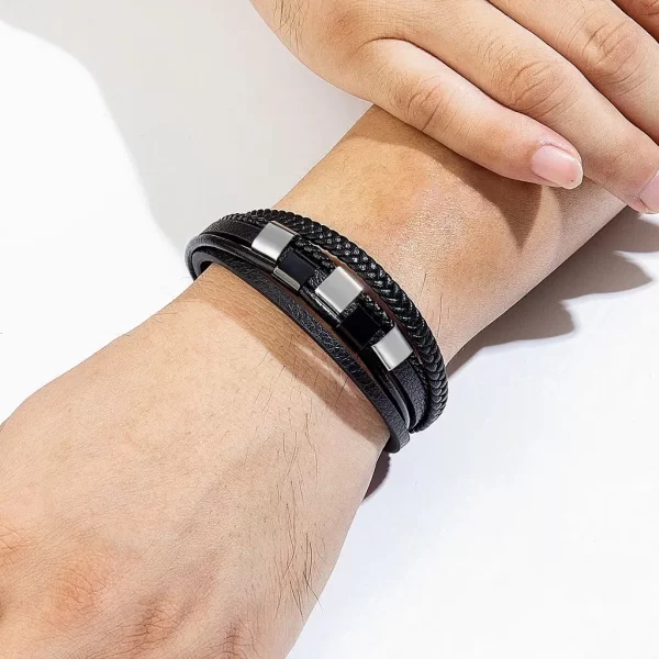 Pulsera De Cuero Multicorreas Placas Entrelazadas - PAGO ANTICIPADO - Imagen 6